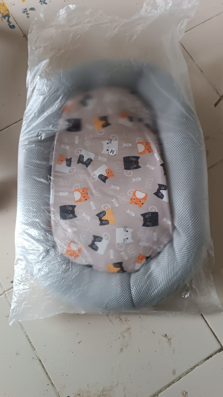 Round Soft Plush Cat Bed with Cartoon Cat Print Cushion 1 Pc