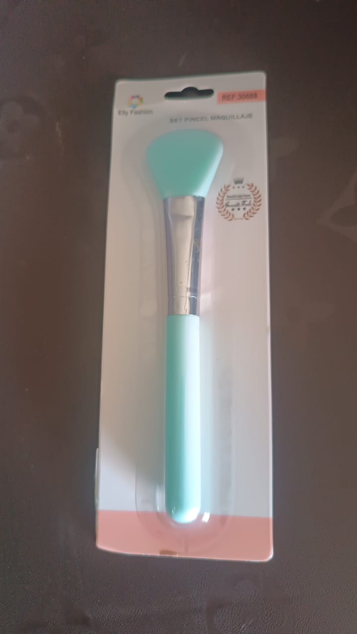 Soft Silicone Face Mask Applicator Brush (1 Pc)