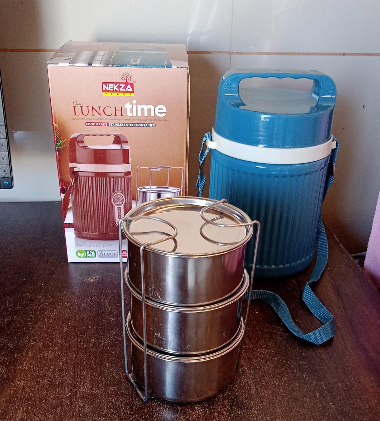 Stackable Insulated Tiffin with Handle (1 Pc): Leakproof, Hot Food Container